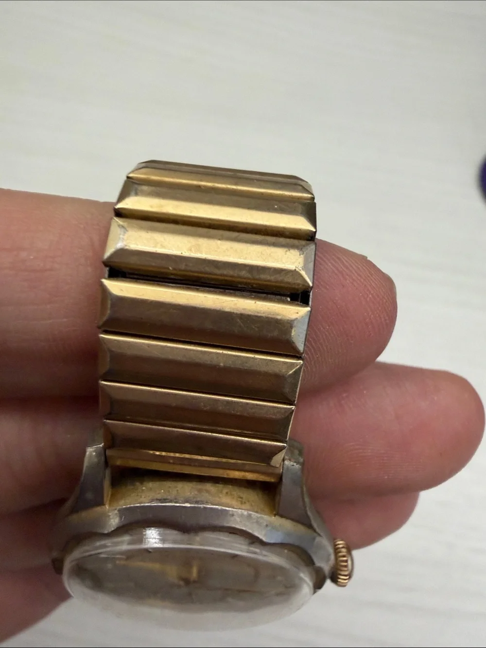 Vintage Lucerne 17 Jewel Gold-Tone Wristwatch with White Dial